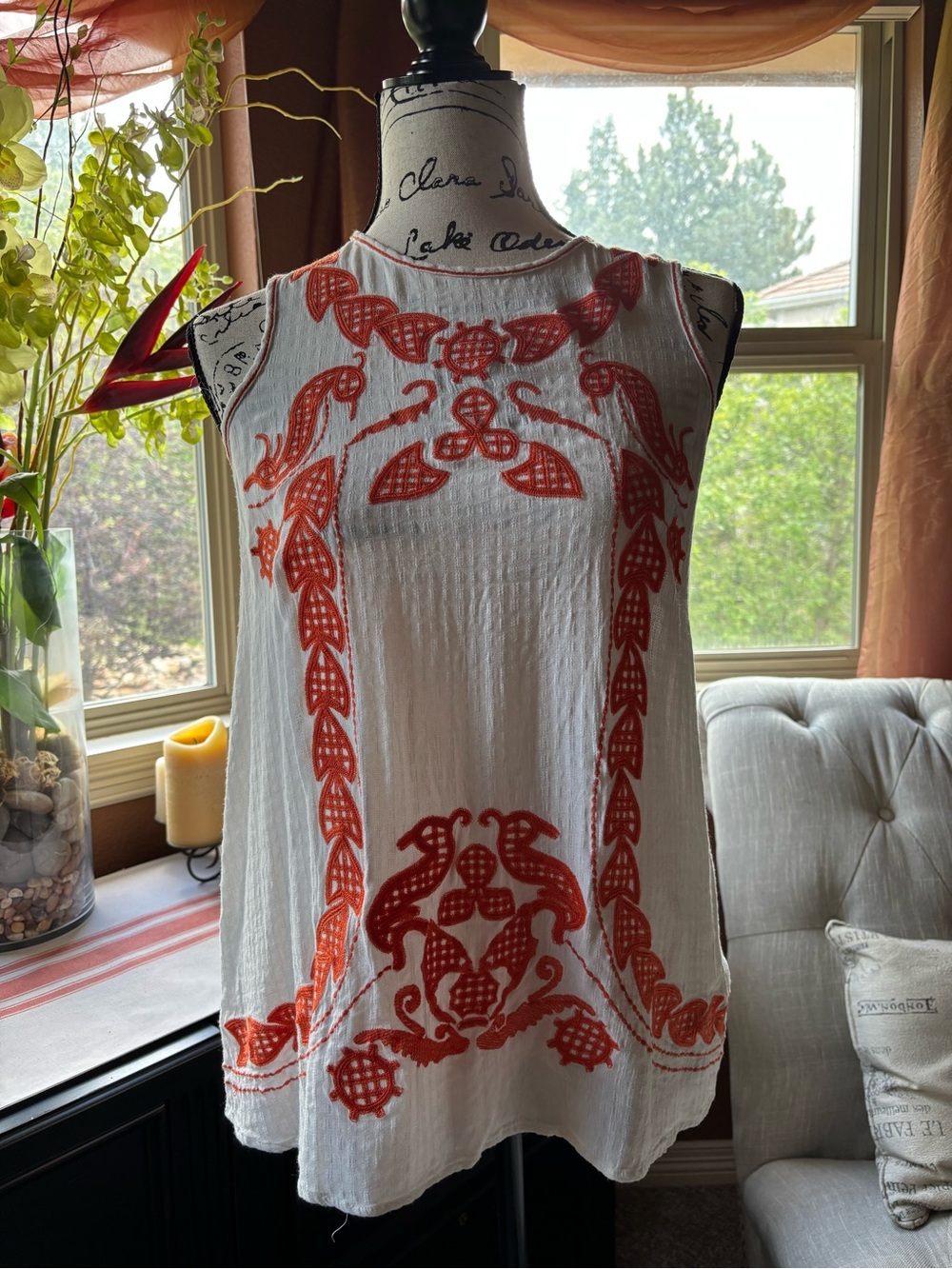 Max Studio White Sleeveless Tank with Orange Embroidered Motif